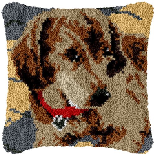Golden Retriever - Latch Hook Pillow Kit