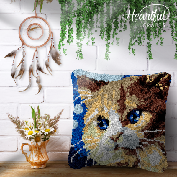Silly Kitty - Latch Hook Pillow Kit