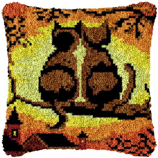 Meowing on a Tree - Latch Hook Pillow Kit