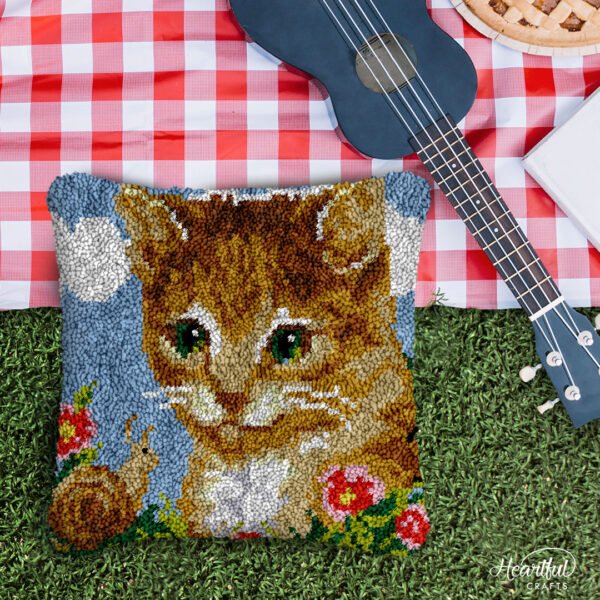 Curious in Nature - Latch Hook Pillow Kit