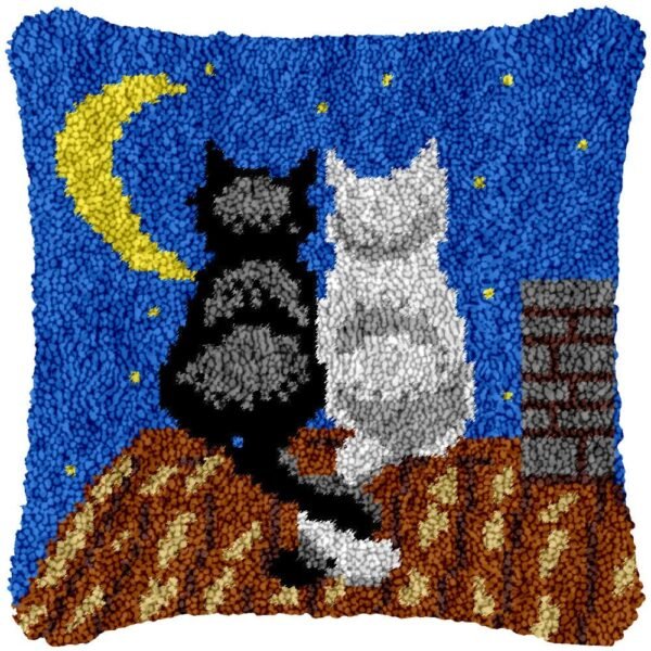 Black and White - Latch Hook Pillow Kit