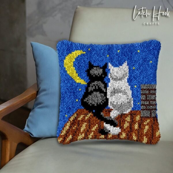 Black and White - Latch Hook Pillow Kit