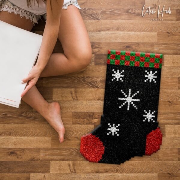 Black Sparkle - Latch Hook Stockings Kit