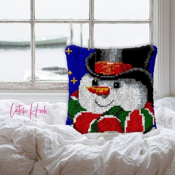 Carrot Nose Snowman - Latch Hook Pillow Kit