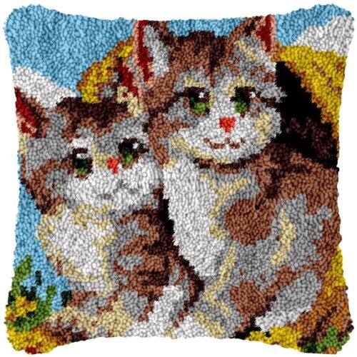 Charming Kitties - Latch Hook Pillow Kit