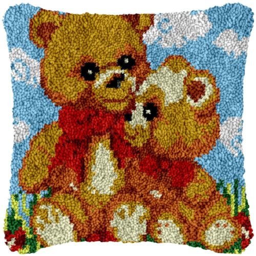 Cuddles - Latch Hook Pillow Kit