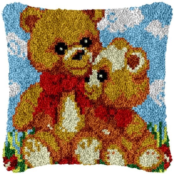Cuddles - Latch Hook Pillow Kit