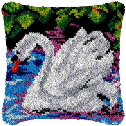Curious Swan - Latch Hook Pillow Kit