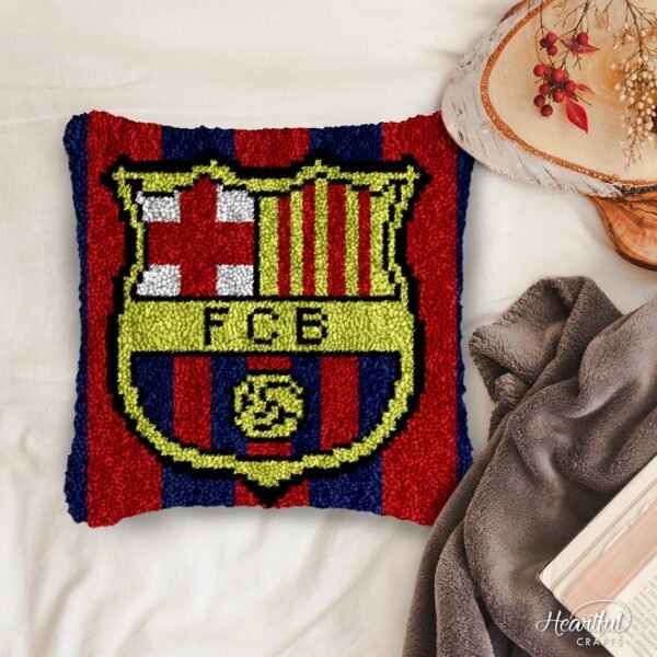 FB Barcelona - Latch Hook Pillow Kit