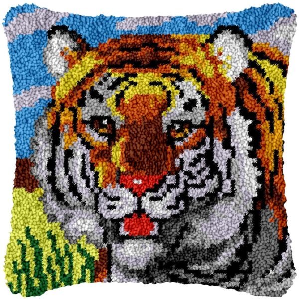 Ferocious Cat - Latch Hook Pillow Kit