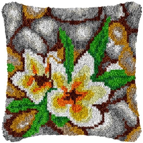 Flowers in the Pond - Latch Hook Pillow Kit