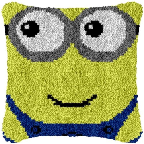 Goofy Minion - Latch Hook Pillow Kit