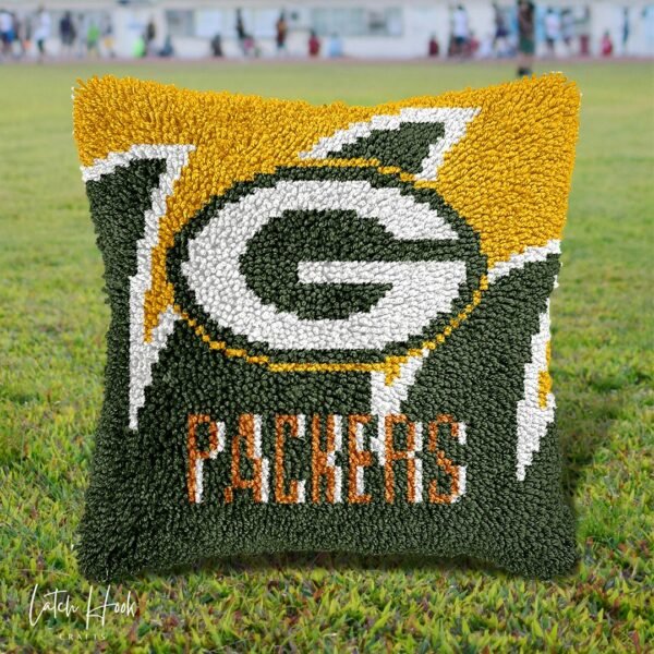 Green Bay Packers - Latch Hook Pillow Kit