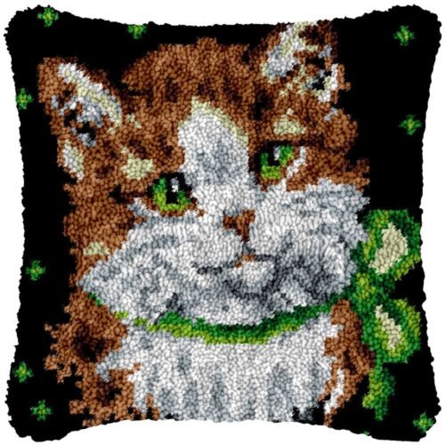 Green Bowtie - Latch Hook Pillow Kit
