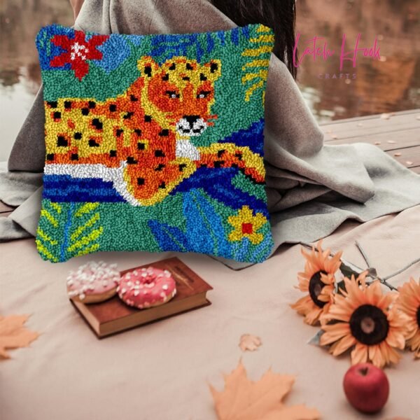In the Jungle - Latch Hook Pillow Kit