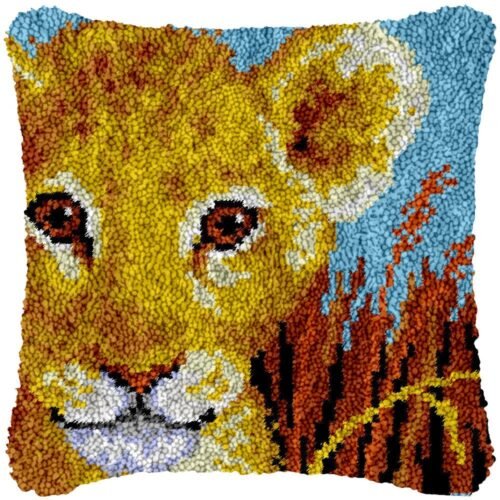 Innocent Cub (Sky Blue) - Latch Hook Pillow Kit