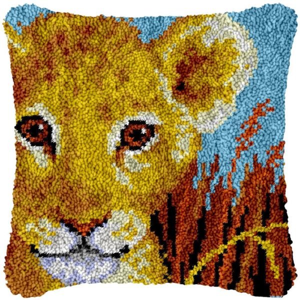Innocent Cub (Sky Blue) - Latch Hook Pillow Kit
