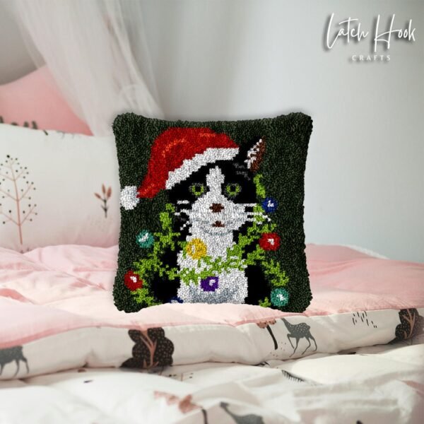 Kitty Tree - Latch Hook Pillow Kit