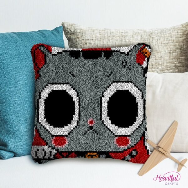 Looking at You - Latch Hook Pillow Kit