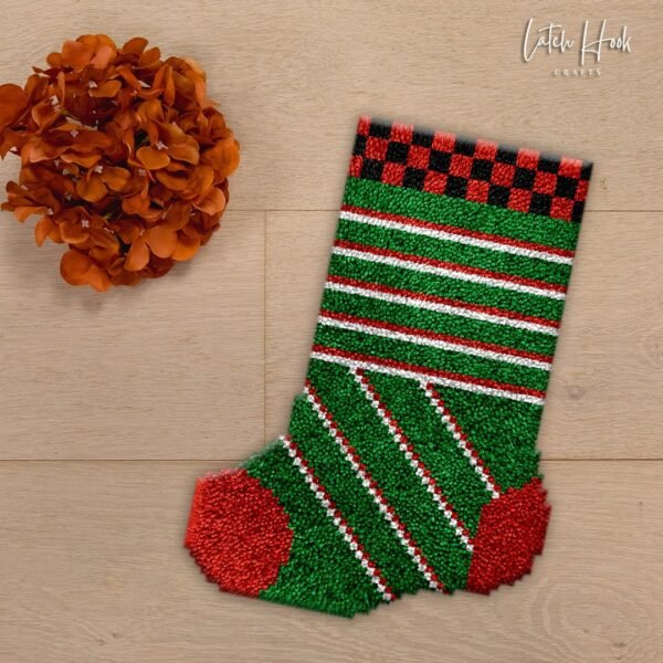 Mixed Stripes - Latch Hook Stockings Kit