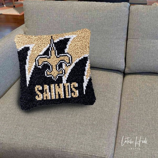 New Orleans Saints - Latch Hook Pillow Kit