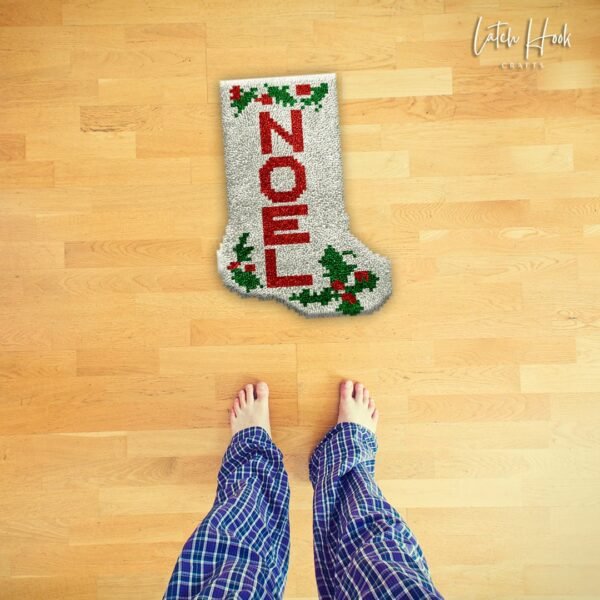 Noel - Latch Hook Stockings Kit