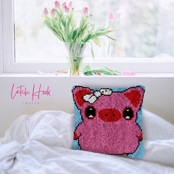Plump Piggy - Latch Hook Pillow Kit
