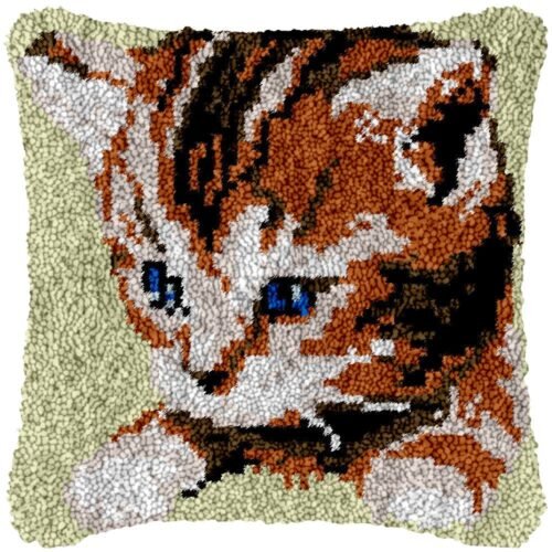 Pouting Kitten - Latch Hook Pillow Kit