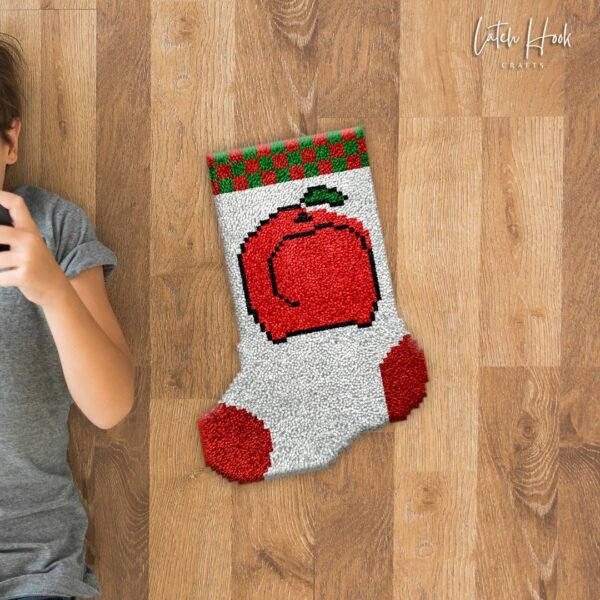 Red Apple - Latch Hook Stockings Kit