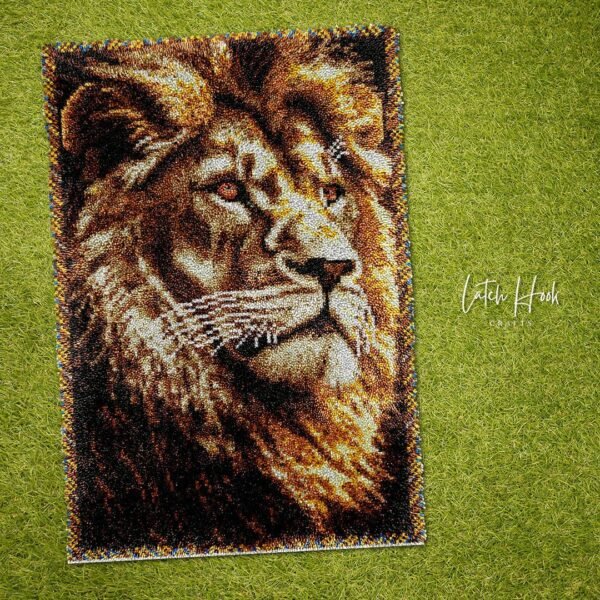 Regal King - Latch Hook Rug Kit