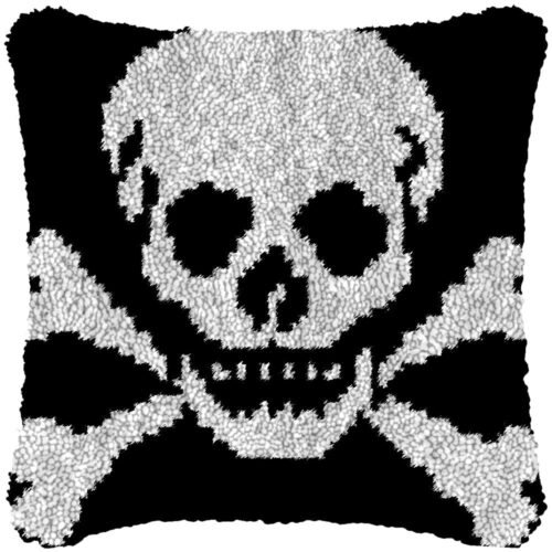 Skull Crossbones - Latch Hook Pillow Kit