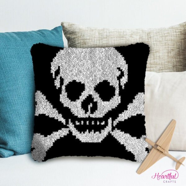 Skull Crossbones - Latch Hook Pillow Kit
