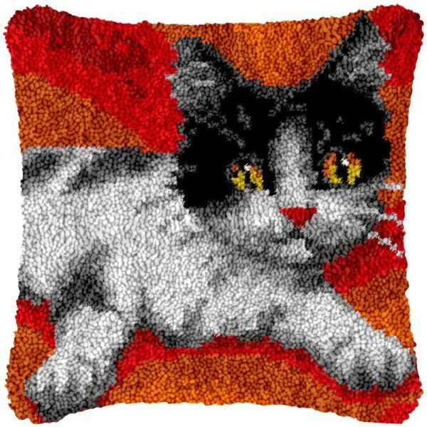 Smiley Cat - Latch Hook Pillow Kit