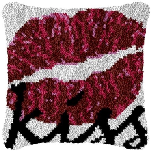 Smoochy Smooch - Latch Hook Pillow Kit