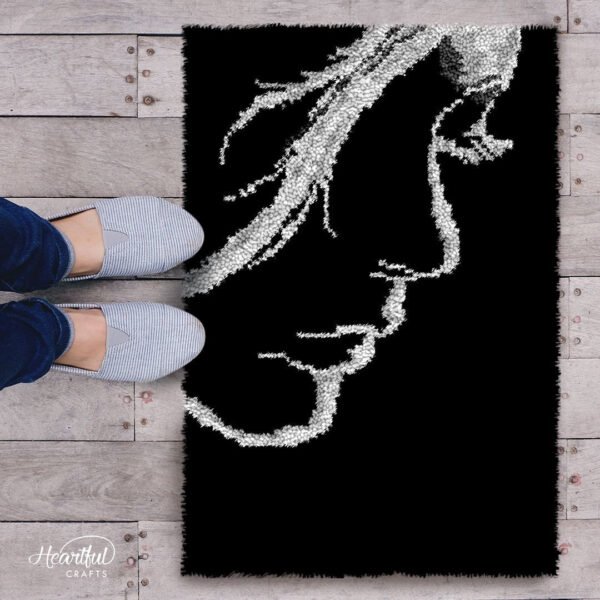 Soulful Duchess - Latch Hook Rug Kit