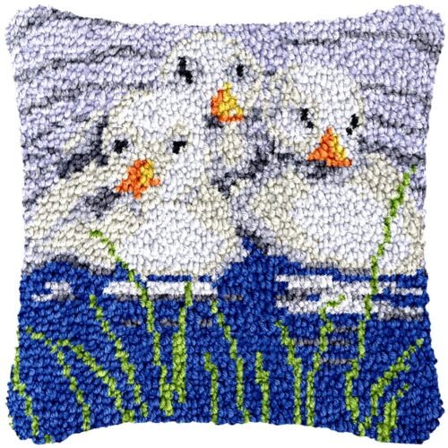 Three Ducklings - Latch Hook Pillow Kit