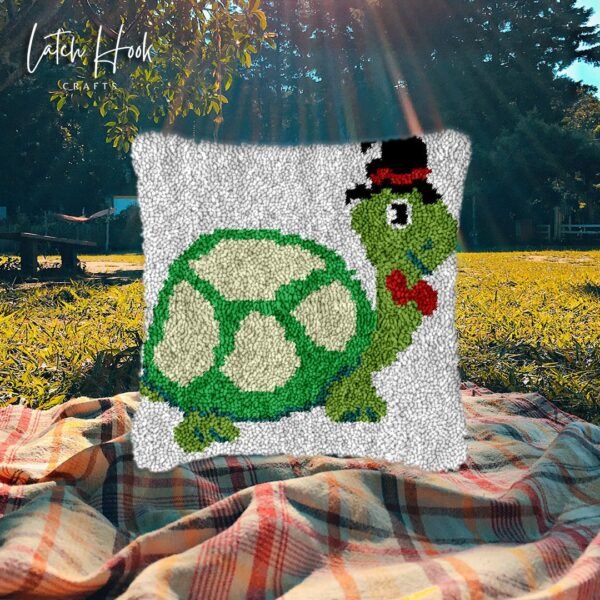 Top Hat Turtle - Latch Hook Pillow Kit