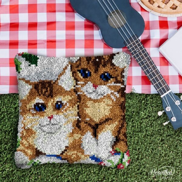 Twins - Latch Hook Pillow Kit