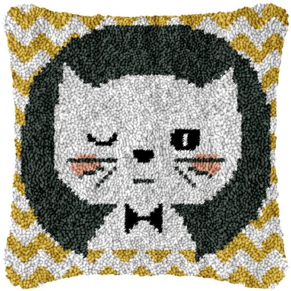 Wink Wink - Latch Hook Pillow Kit