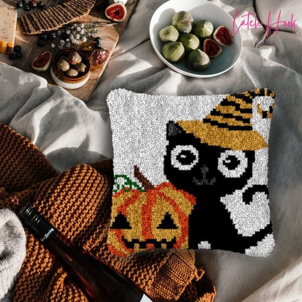 Witch Cat - Latch Hook Pillow Kit